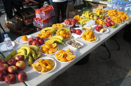 7TIMG_9549_ravitaillement course dix km neuilly recadree_site_grande